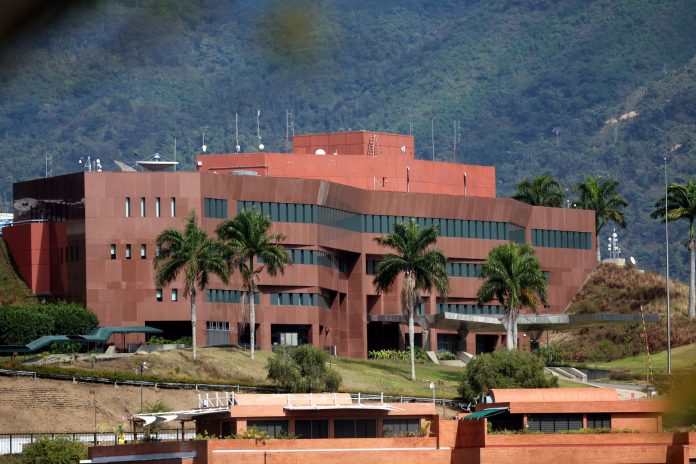 Laura Dogu llega a Caracas para reabrir misión diplomática de EEUU después de siete años